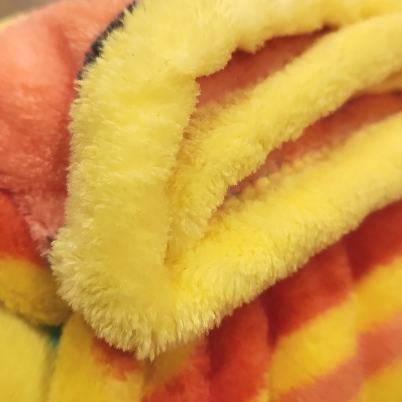 Minnie Mouse throw blanket - Picture 5 of 5